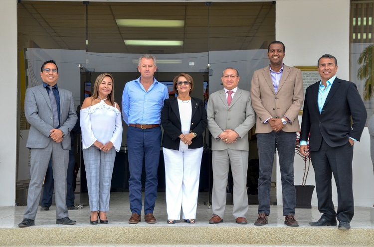 DÍA 30 VISITA DEL SECRETARIO DE SENESCYT FOTO5 copia