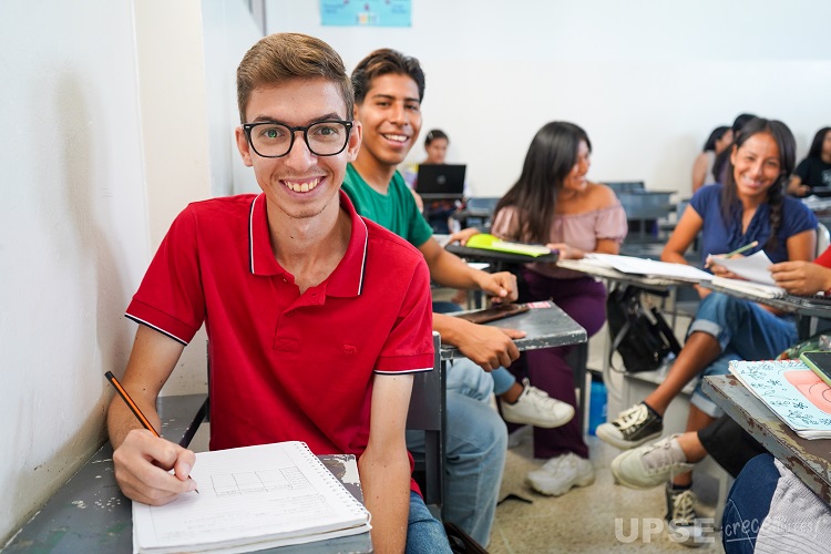 VINICUIS ESTUDIANTE DE INTERCAMBIO BRASILEÑO 2 de 6